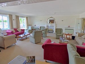 RESIDENTS LOUNGE- click for photo gallery